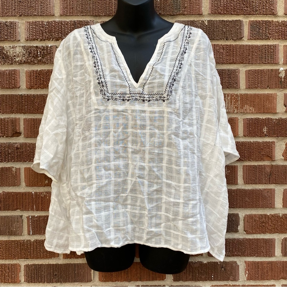 Universal Thread NWT white windowpane embroidered Gauzy sleeveless top 2X